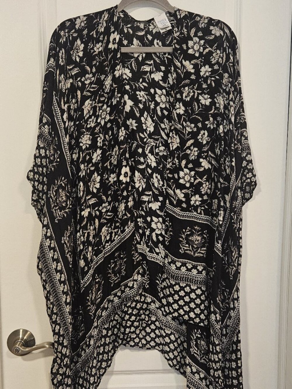 Time and Tru Black Ivory Floral Kimono Cover Up S-M Boho Open Front Duster